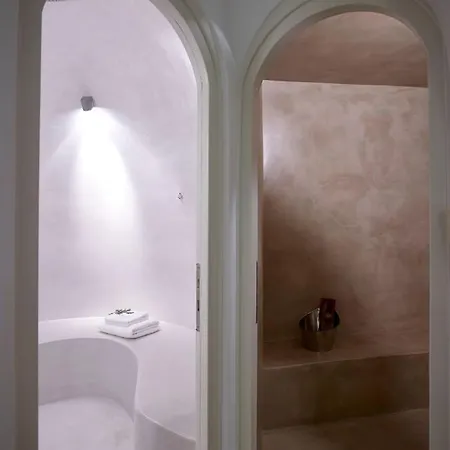 Elegant Santorini House Serenity Caldera Viewoutdoor Hot Tub Private Pool Oia Villa *