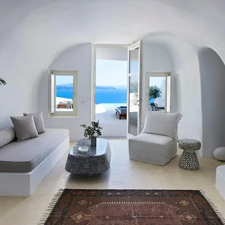 Elegant Santorini House Serenity Caldera Viewoutdoor Hot Tub Private Pool Oia Villa