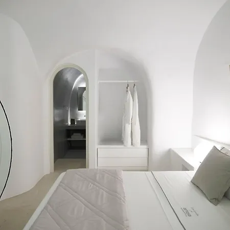 Villa Elegant Santorini House Serenity Caldera Viewoutdoor Hot Tub Private Pool Oia