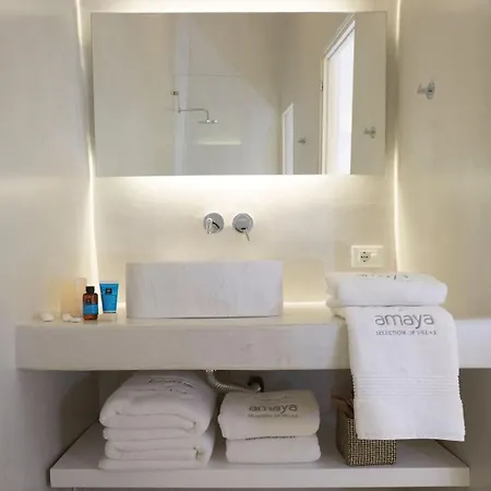 Elegant Santorini House Serenity Caldera View Outdoor Hot Tub Villa Tholos (Santorini)