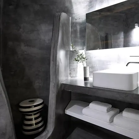 Elegant Santorini House Serenity Caldera View Outdoor Hot Tub * Tholos (Santorini)