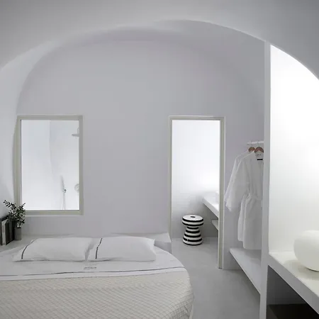 Elegant Santorini House Serenity Caldera View Outdoor Hot Tub *