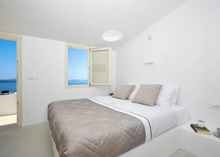 Elegant Santorini House Serenity Caldera View Outdoor Hot Tub Villa Tholos (Santorini)