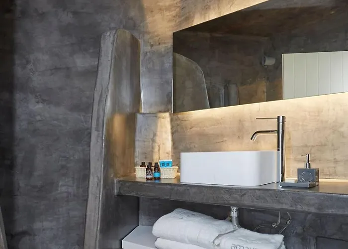 Elegant Santorini House Serenity Caldera View Outdoor Hot Tub * Tholos (Santorini)