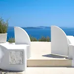 Elegant Santorini House Serenity Caldera View Outdoor Hot Tub Villa Tholos (Santorini)