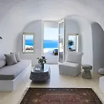 Elegant Santorini House Serenity Caldera View Outdoor Hot Tub Tholos (Santorini)